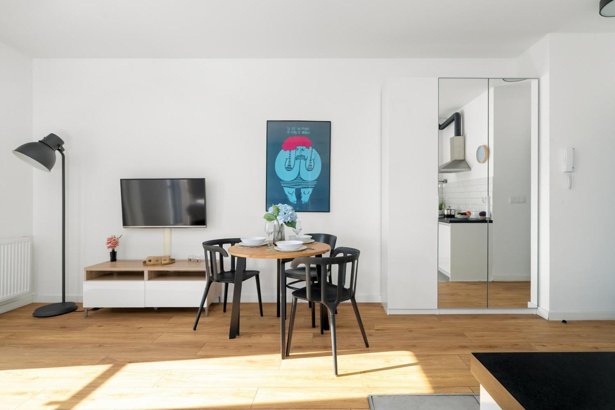 Klimatyczne I Nowoczesne Studio Very Berry W Poznaniu By Noclegi Renters Esterno foto